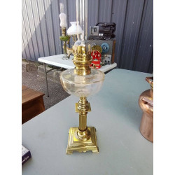 LAMPE A PETROLE CRISTAL