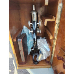 MICROSCOPE LEITZ