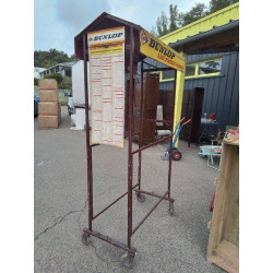 PORTE PNEUS DE GARAGE...