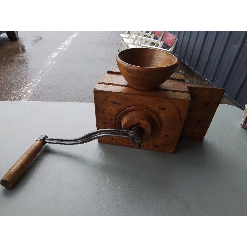 MOULIN A GRAINS XIXEME