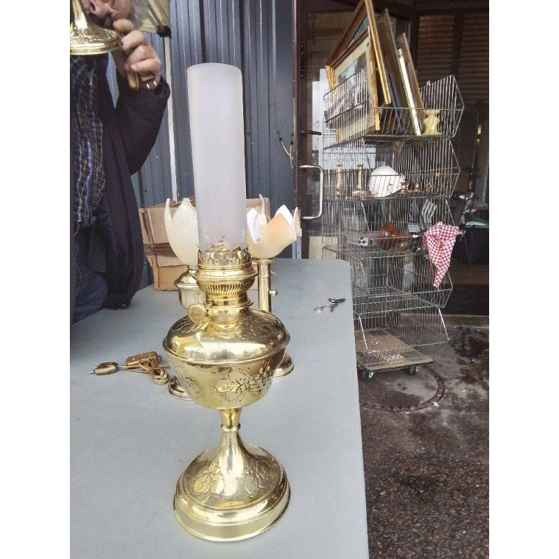 LAMPE A PETROLE 