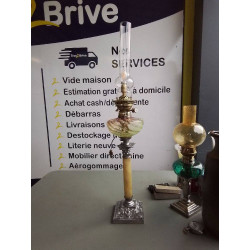 LAMPE A PETROLE ELECTRIFIEE...