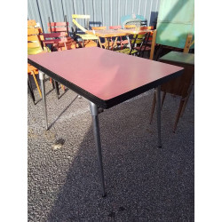 TABLE FORMICA ROUGE