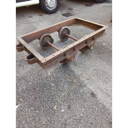 CHARIOT INDUSTRIEL TABLE BASSE