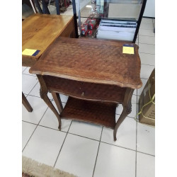 TRAVAILLEUSE MARQUETEE