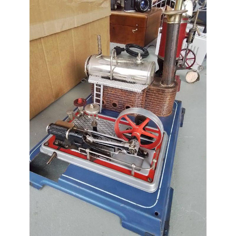 MACHINE A VAPEUR 