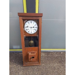 ANCIENNE POINTEUSE D\'USINE