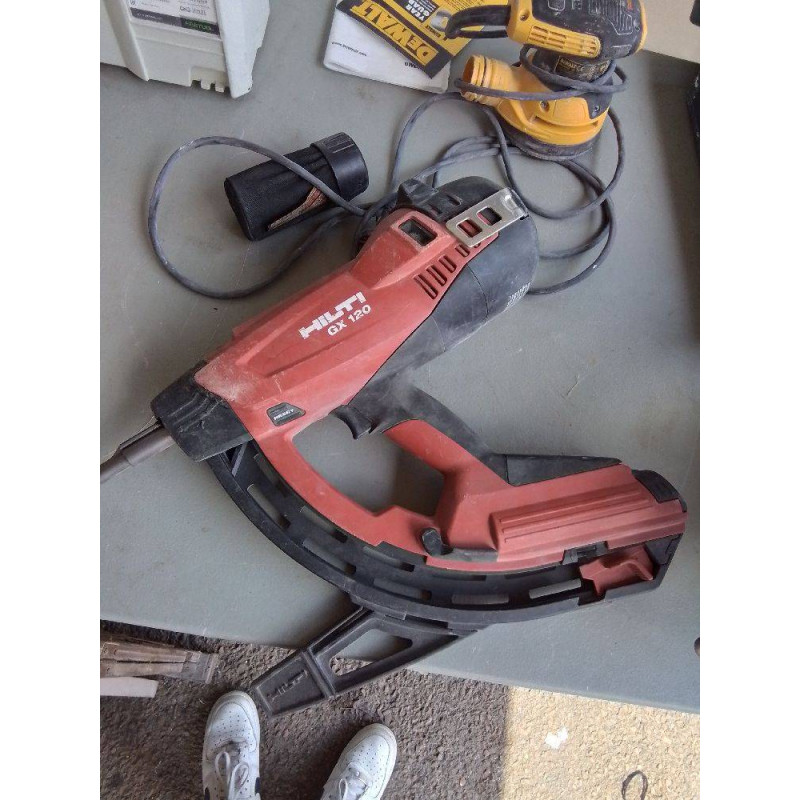 PISTOLET CLOUEUR A GAZ HILTI