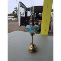 LAMPE A PETROLE MOBILE