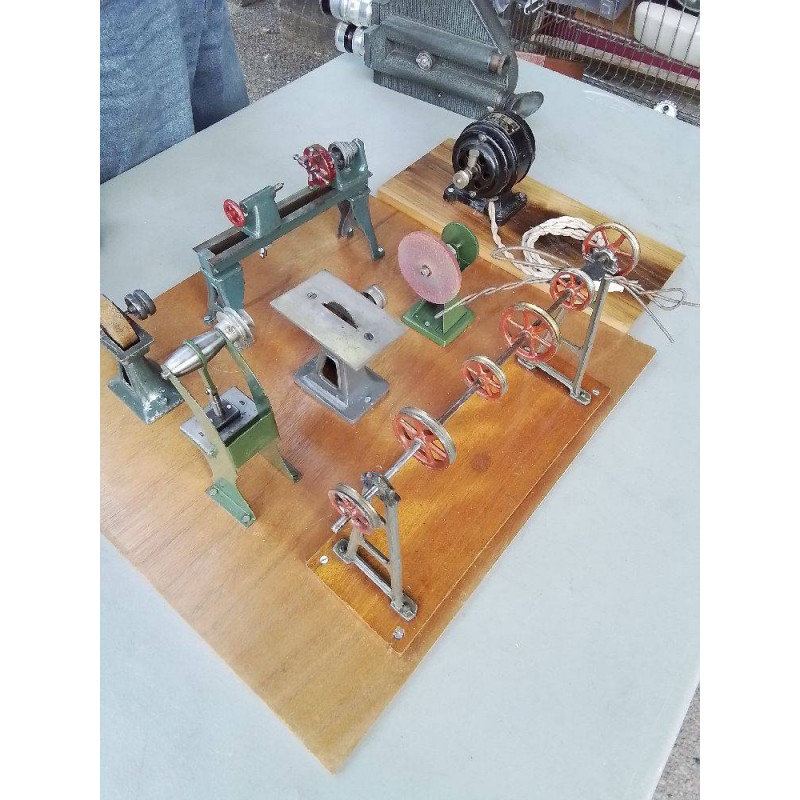 MAQUETTE MACHINES USINE AVEC MOTEUR