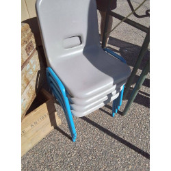 CHAISE ENFANT EMPILABLE